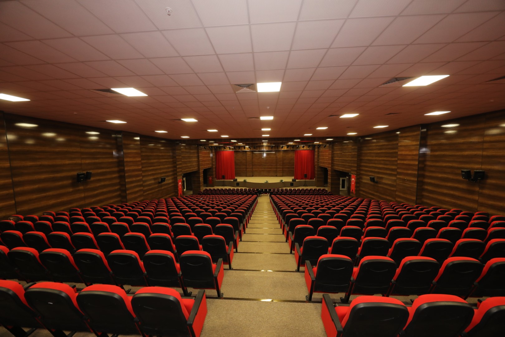 Ana Konferans Salonu